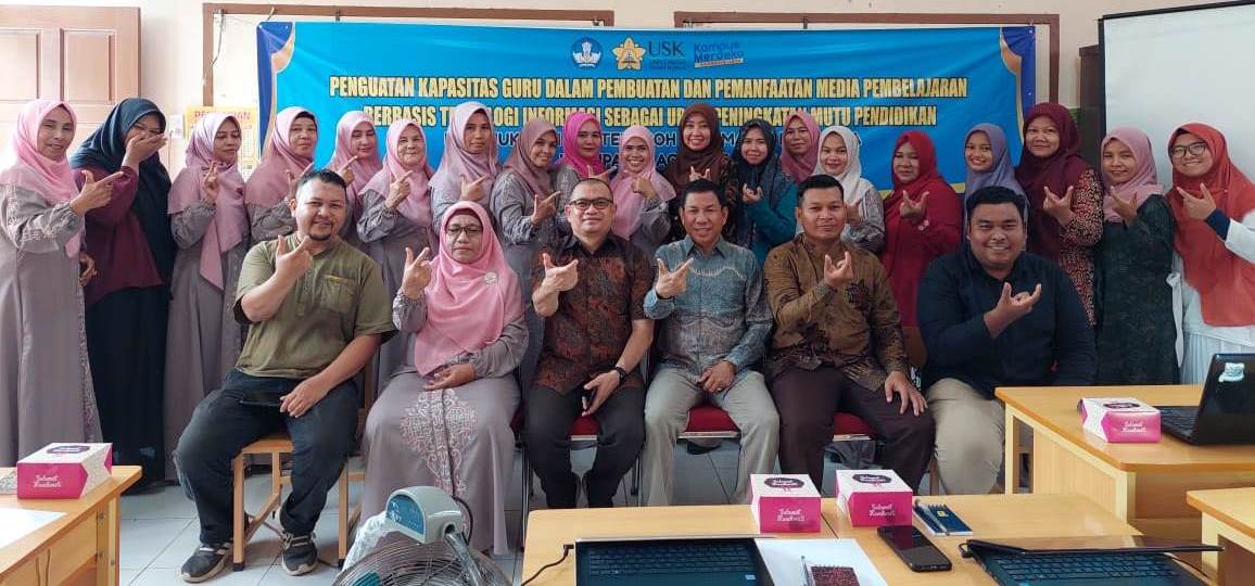 Mendukung Penguatan Kapasitas Guru dalam Memanfaatkan Media Pembelajaran Berbasis Teknologi Informasi; Pengabdian Kepada Masyarakat di SD Negeri Lamteungoh Aceh Besar